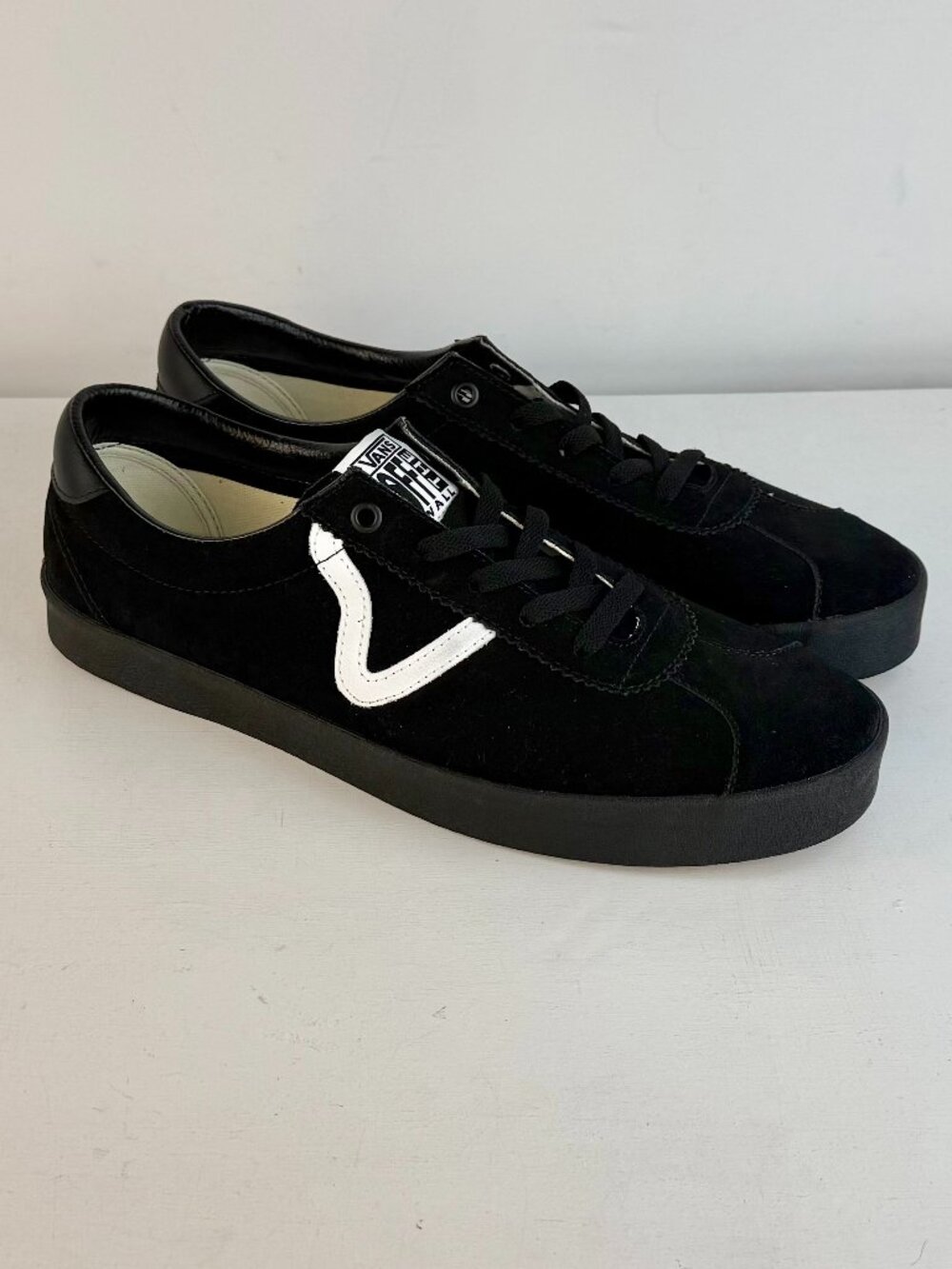 Men's 11.5, Women's 13 - VANS Sport Low Skate Suede Sneaker in Black - 500714